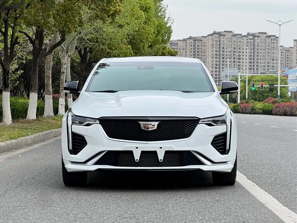 Cadillac CT4 2021 28T