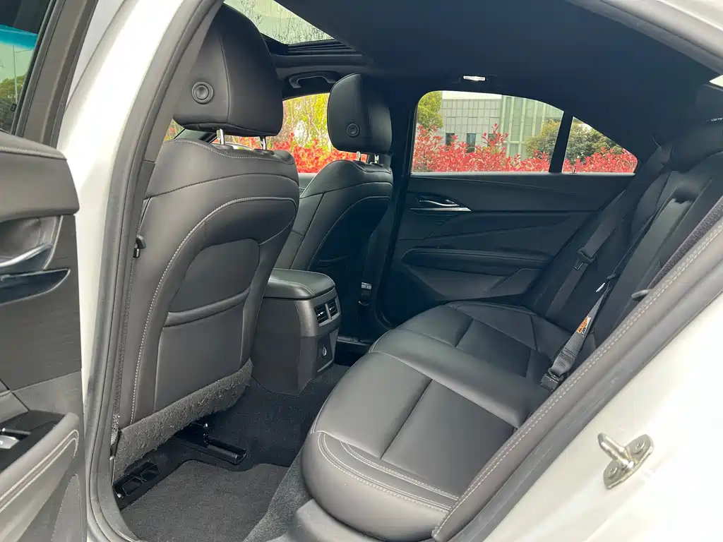 Cadillac CT4 2021 28T