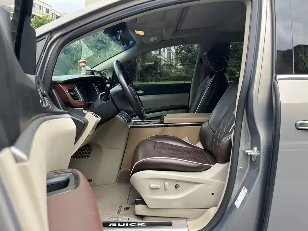 Buick GL8 — миниатюра 9