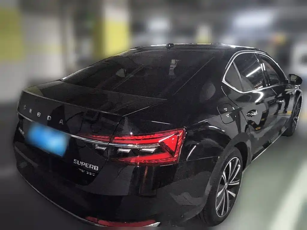Skoda Superb — миниатюра 6