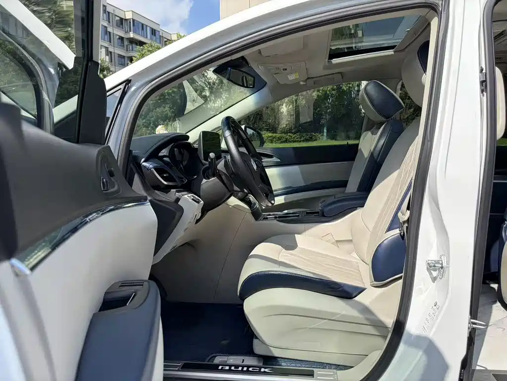 Buick GL8 — миниатюра 13
