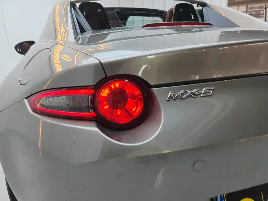 Mazda MX-5 — миниатюра 11