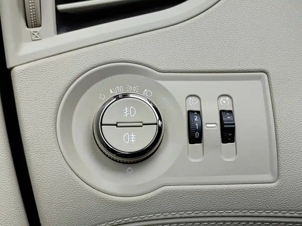 Buick LaCrosse — миниатюра 21