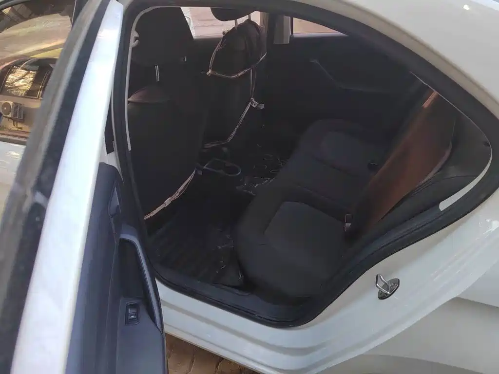 Volkswagen Jetta — миниатюра 18