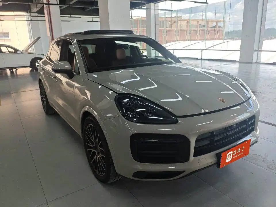 Porsche Cayenne — миниатюра 11