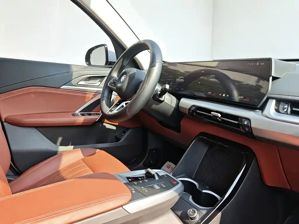BMW iX1 — миниатюра 4