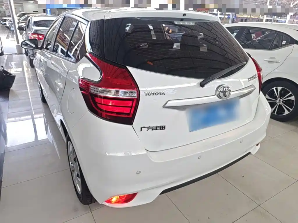 Toyota Yaris L — миниатюра 5