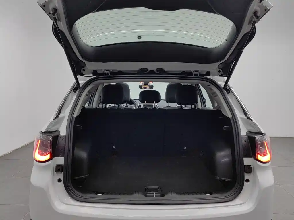 Jeep Compass — миниатюра 16