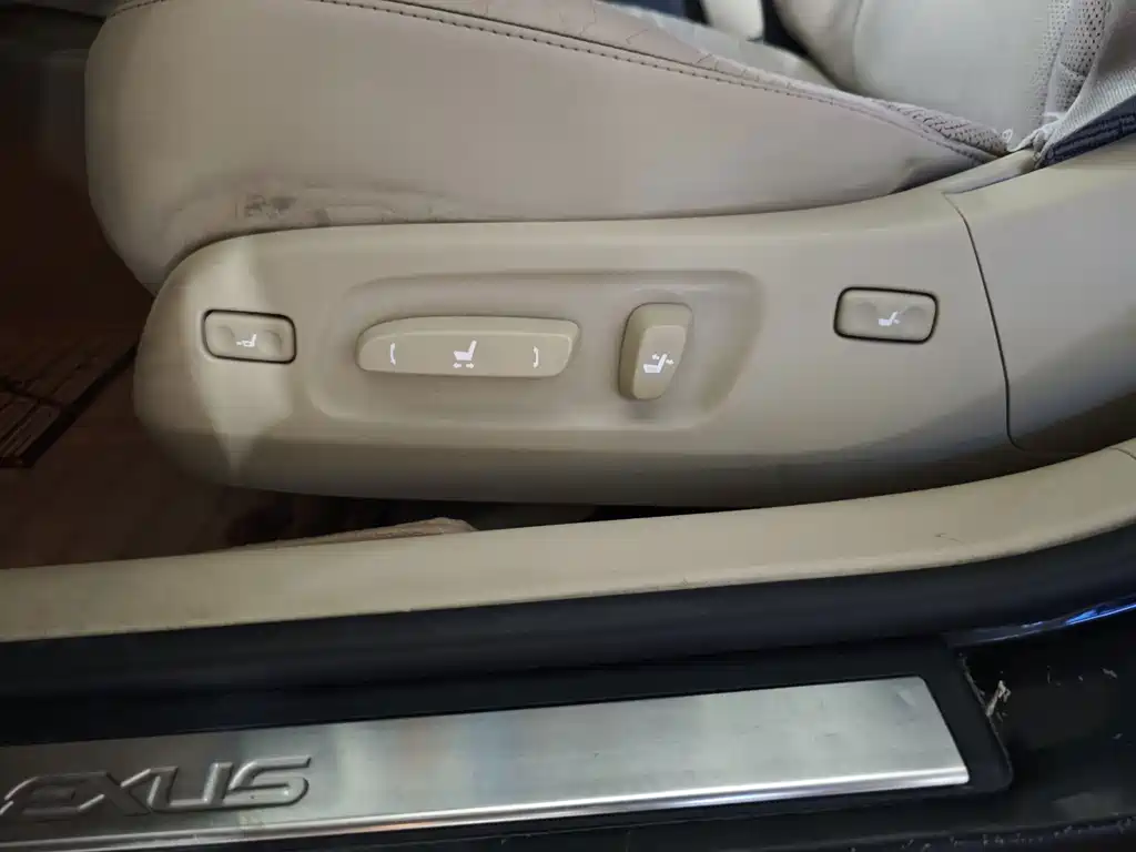 Lexus ES — миниатюра 12