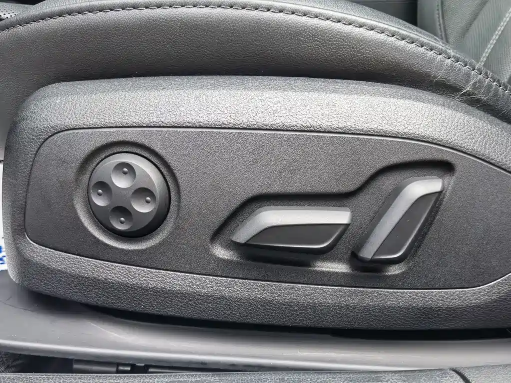 Audi A4L — миниатюра 14