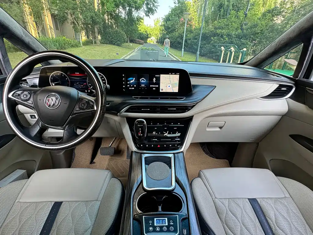 Buick GL8 — миниатюра 7