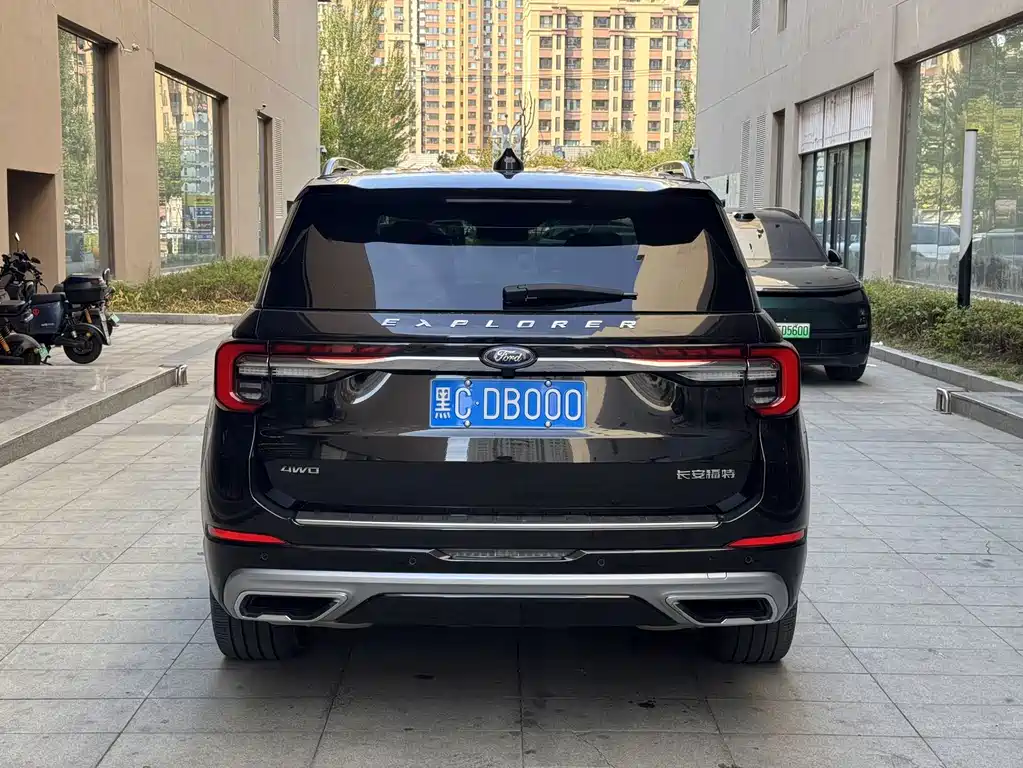 Ford Explorer — миниатюра 7