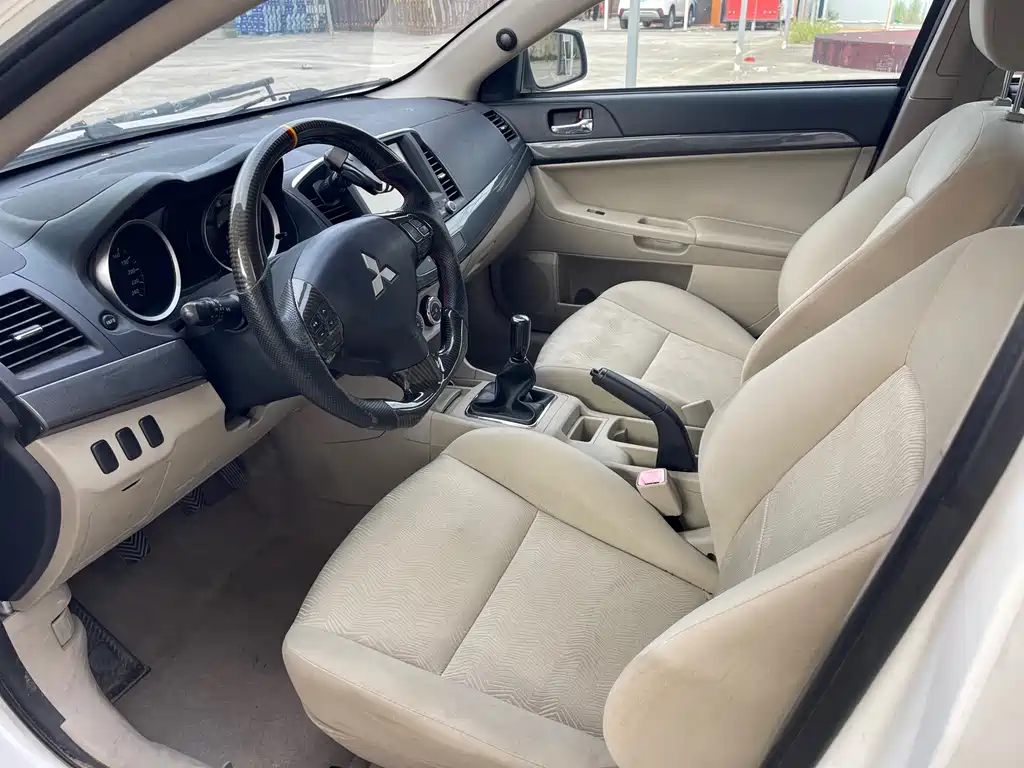Mitsubishi Lancer EX — миниатюра 9