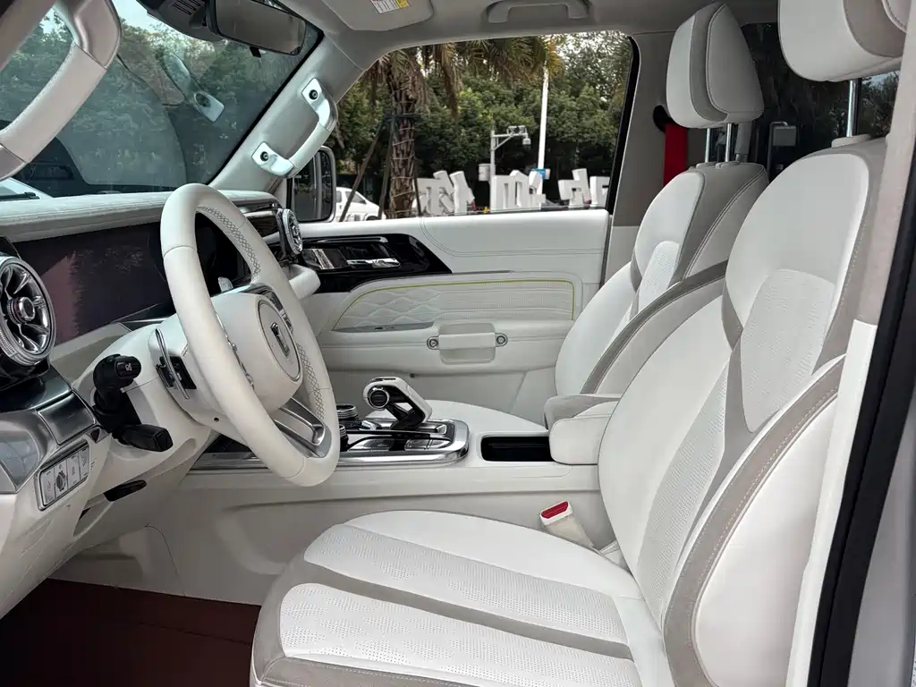 TANK CO CREATION TANK 300