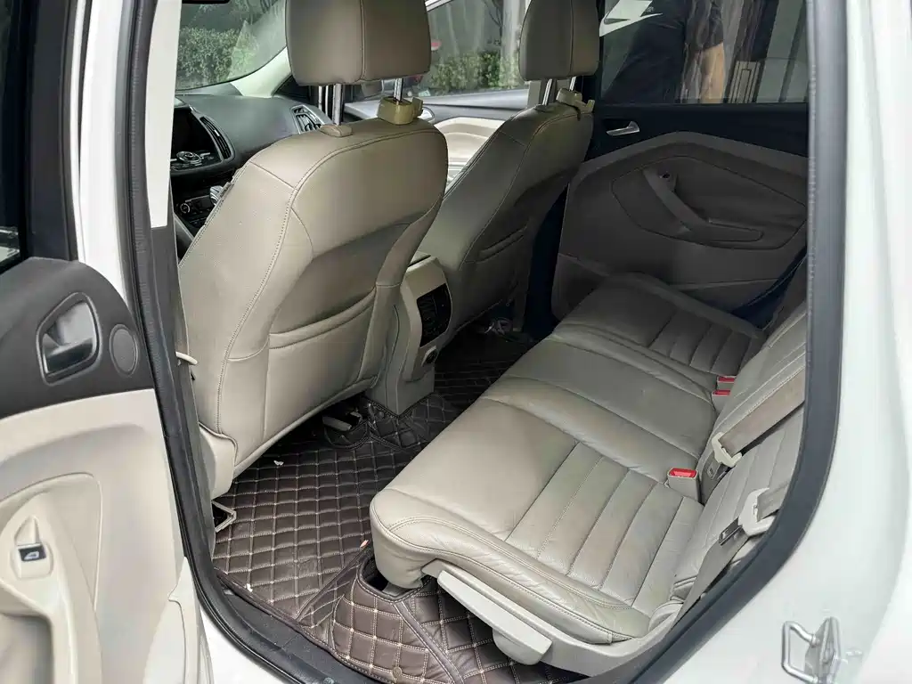 Ford Kuga — миниатюра 5