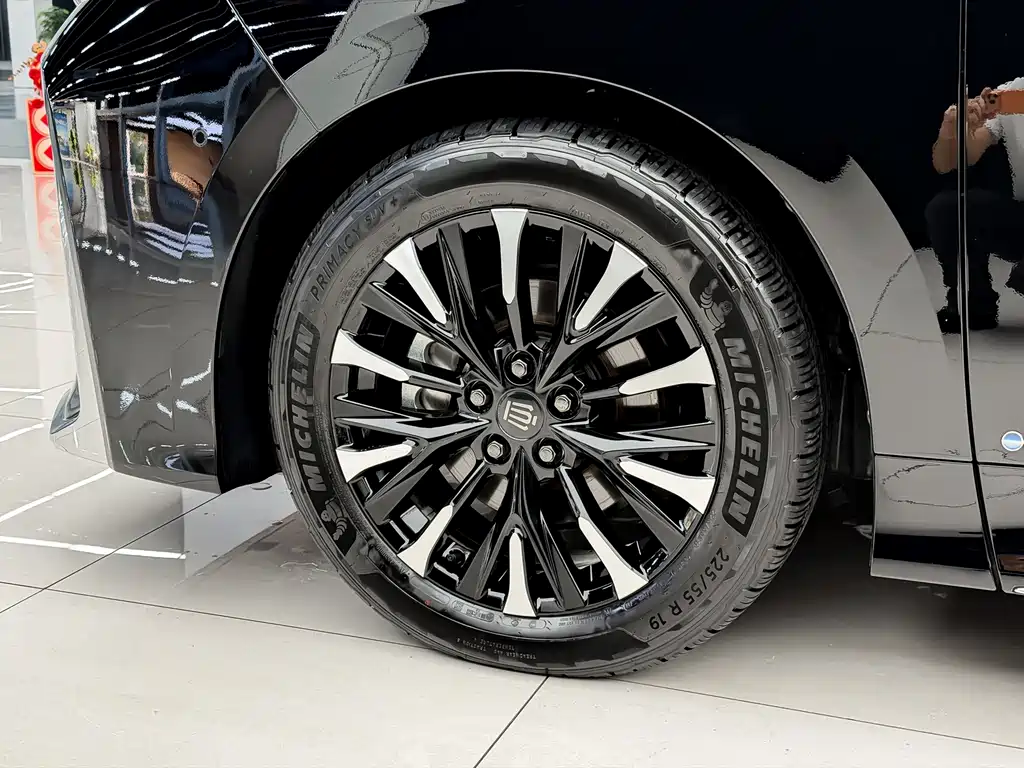 Toyota Vellfire — миниатюра 3