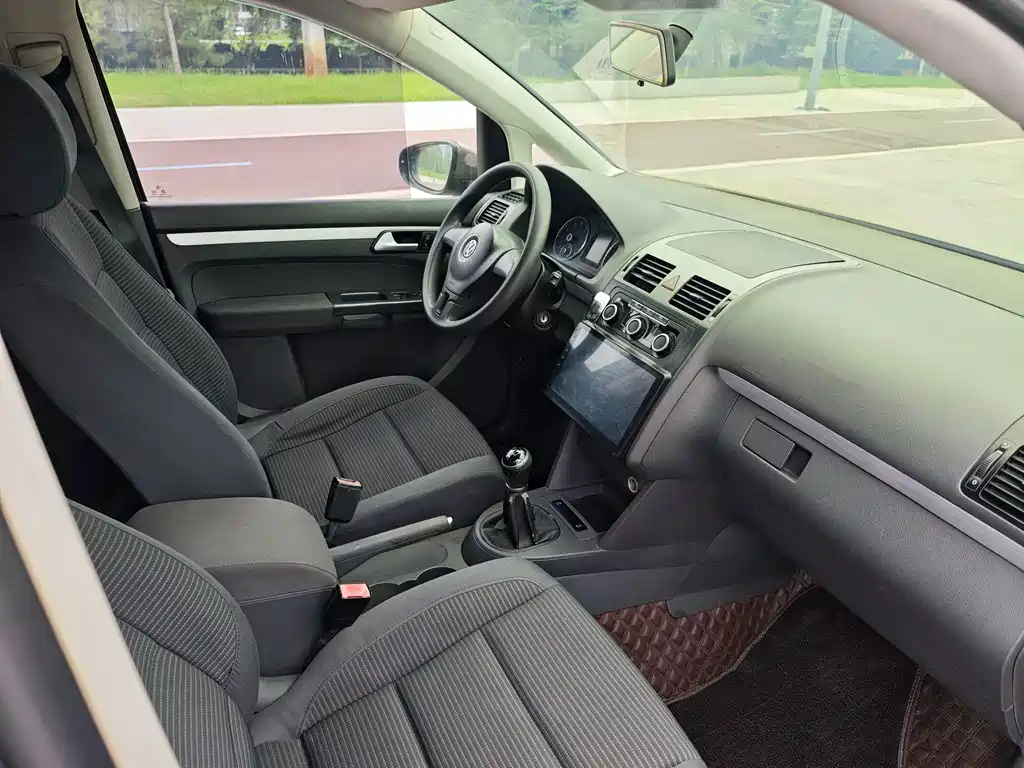 Volkswagen Touran — миниатюра 12