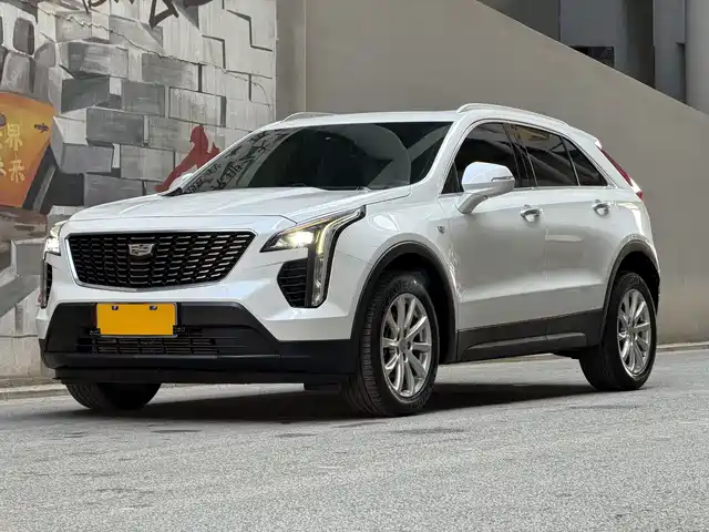 CADILLAC XT4