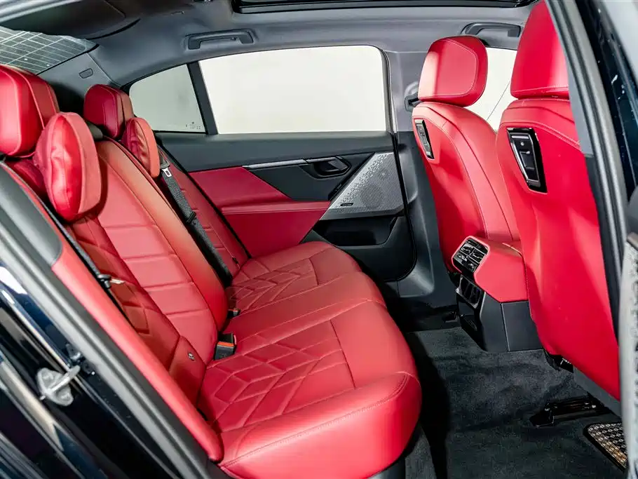 BMW 5 Series — миниатюра 21