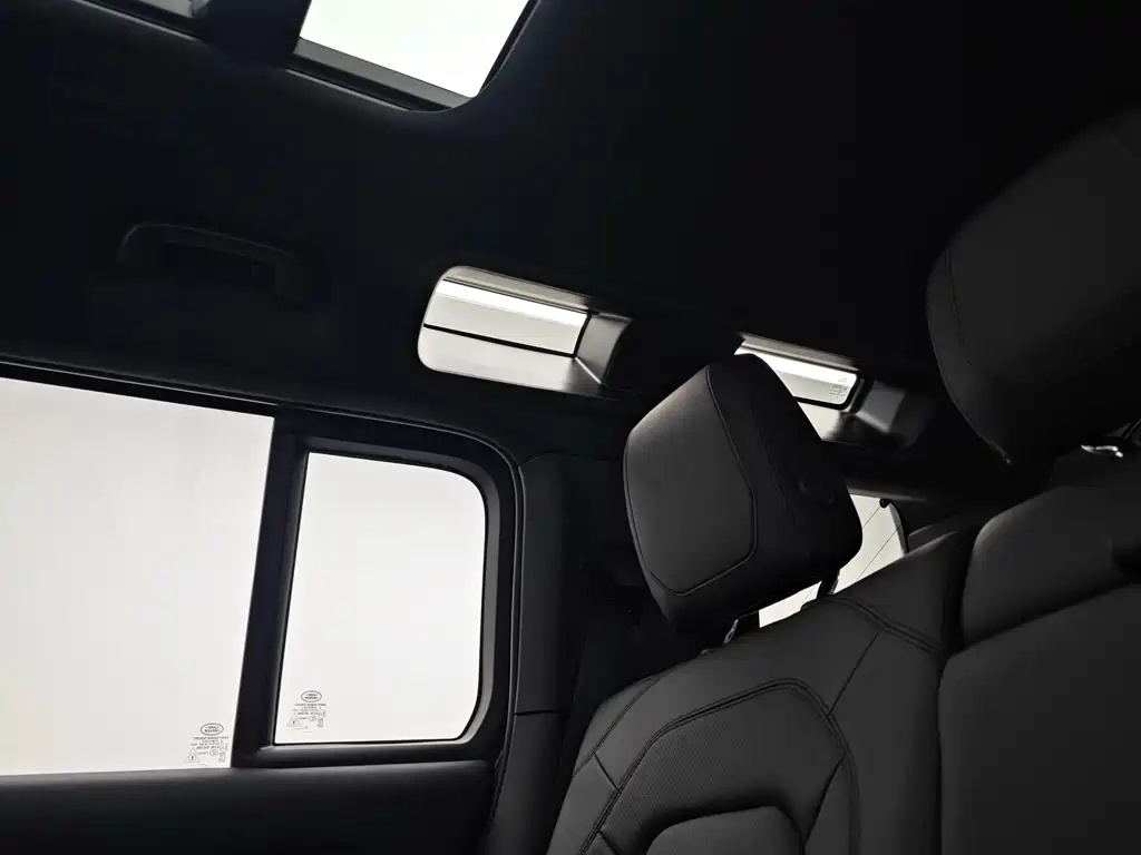 Land Rover Defender — миниатюра 21