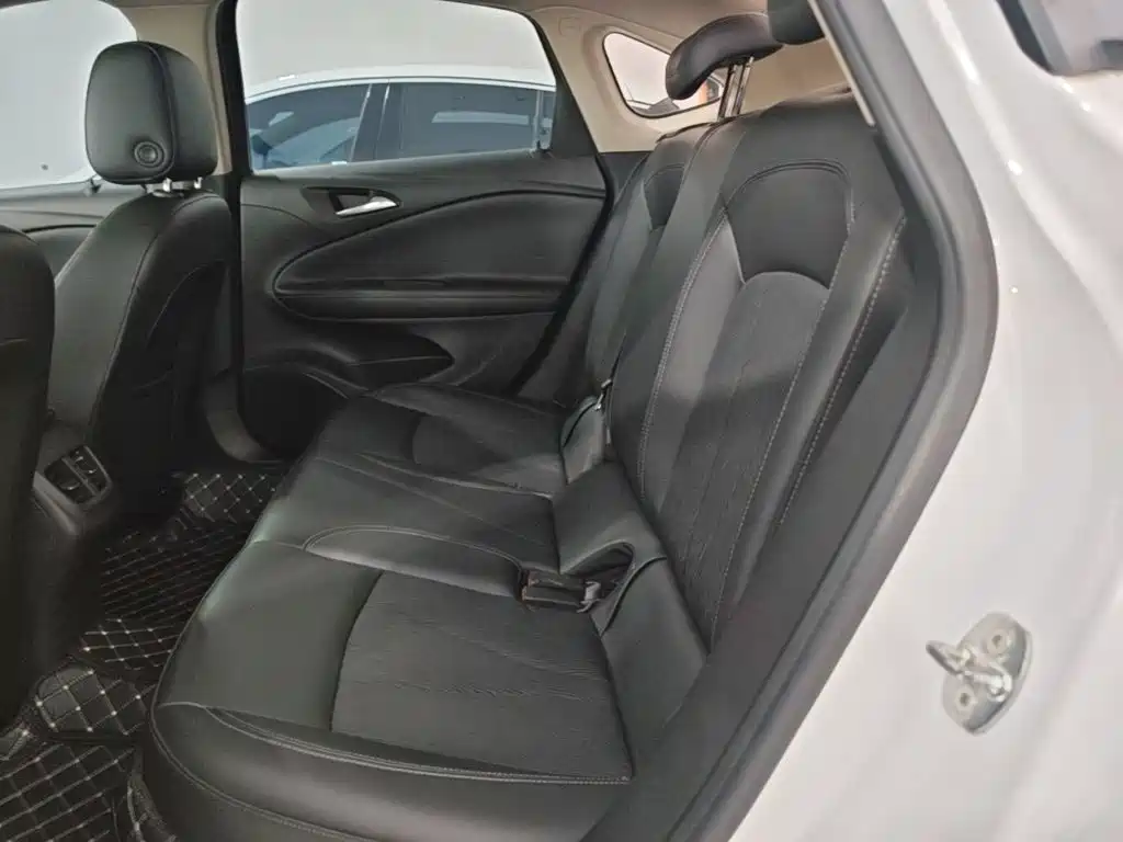 Buick Verano — миниатюра 17