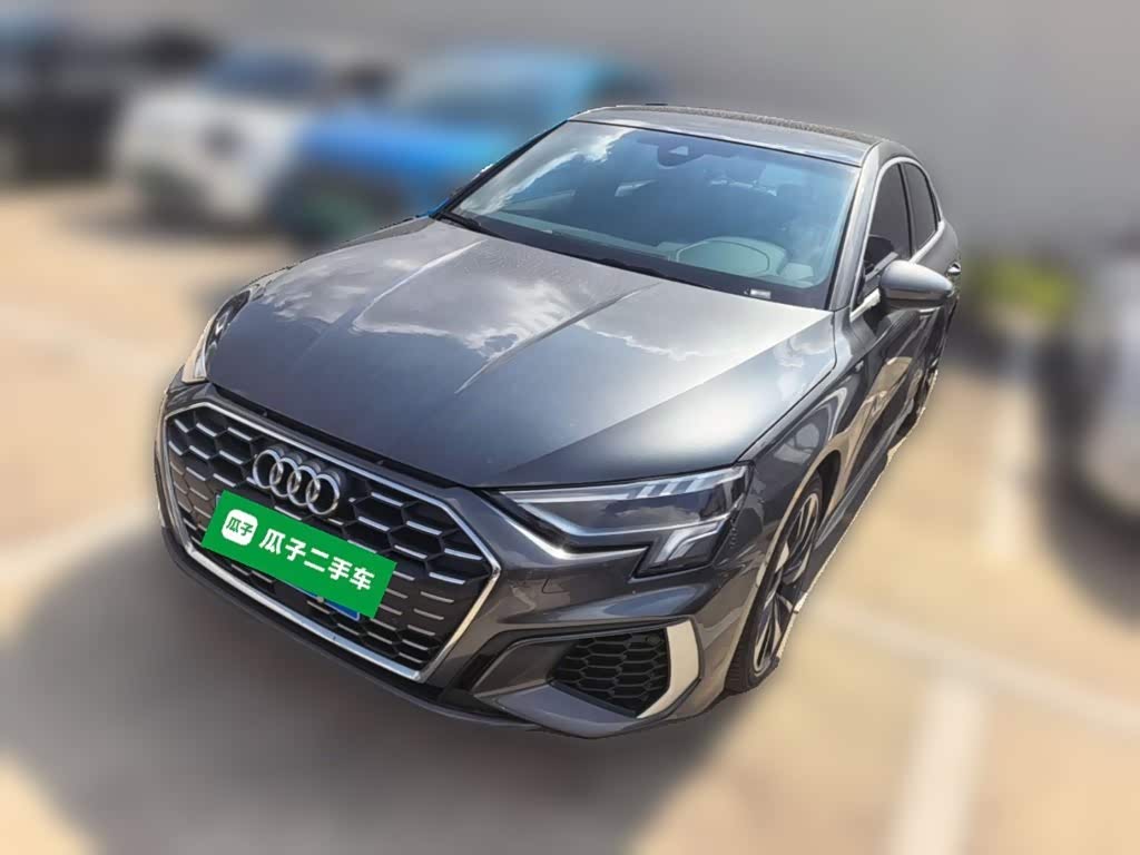Audi A3 1.4 л 2023 г. Серебристо-серый, пробег 25800 км