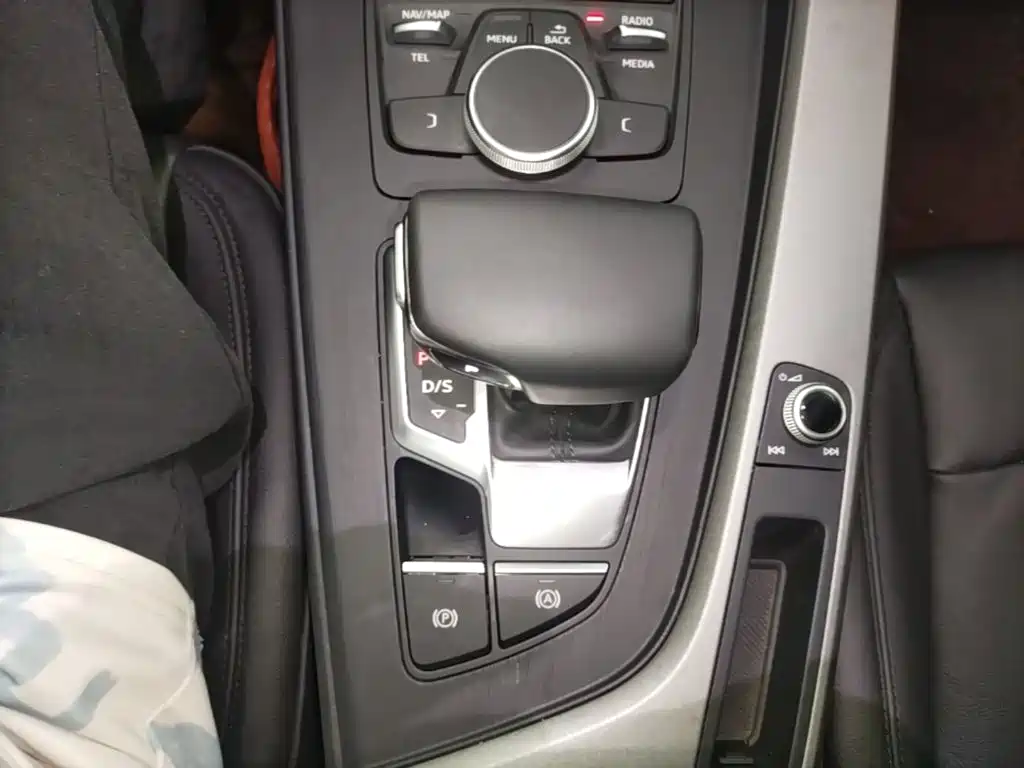 Audi A4L — миниатюра 14