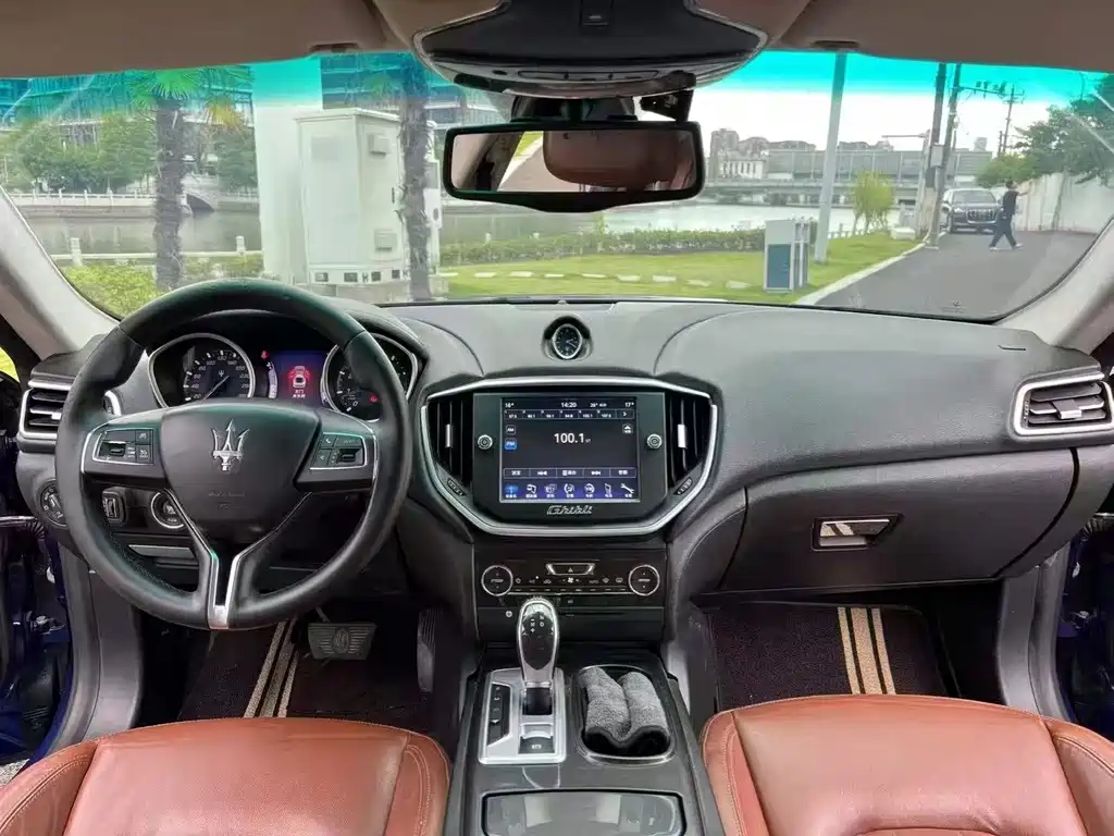 Maserati Ghibli — миниатюра 6
