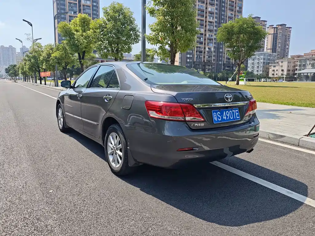 Toyota Camry — миниатюра 7