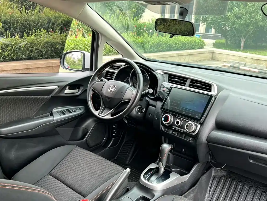 Honda Fit — миниатюра 6