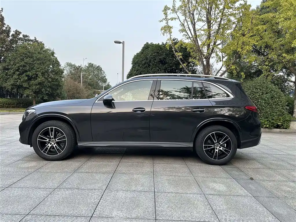 Mercedes-Benz GLC — миниатюра 12