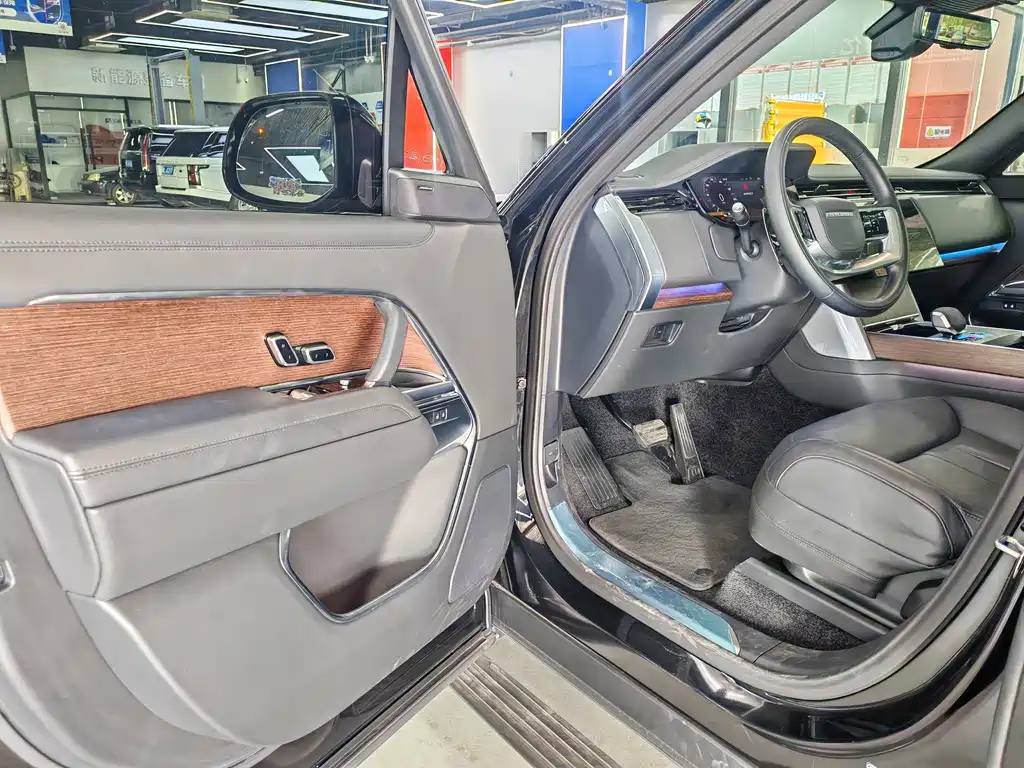 Land Rover Range Rover — миниатюра 2