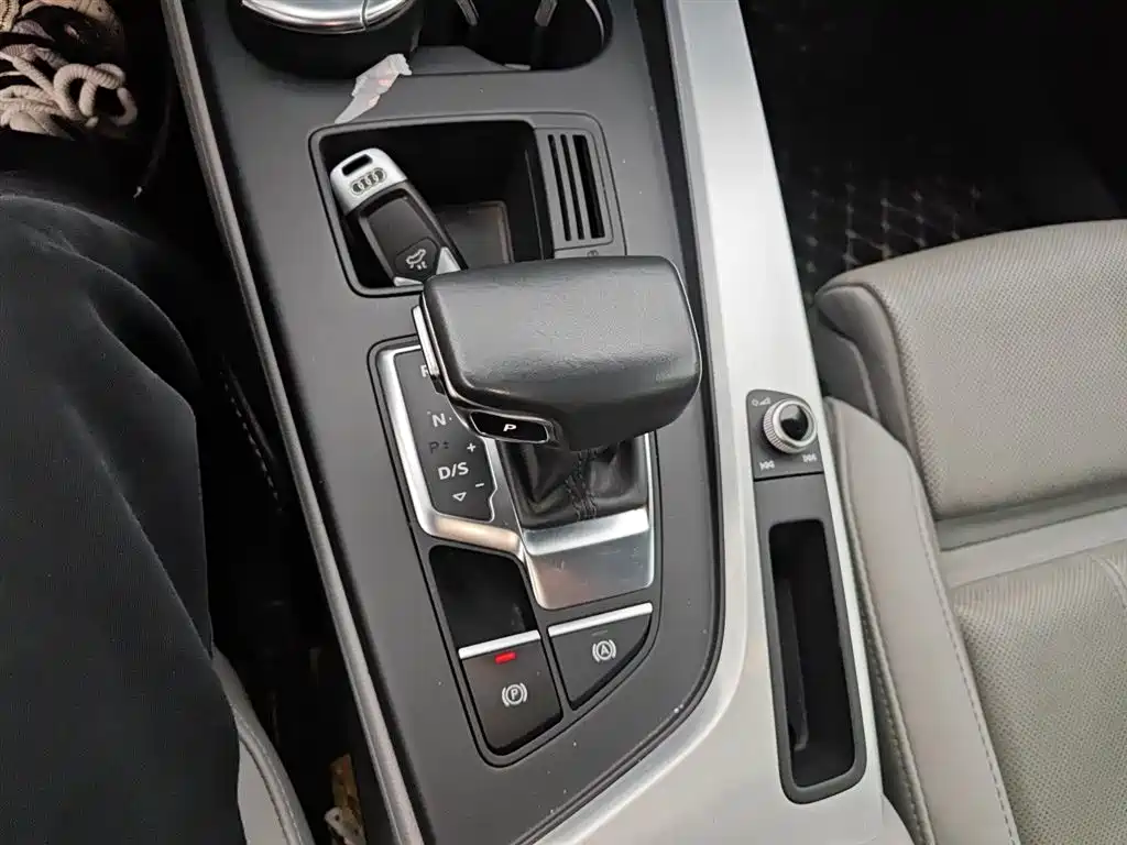 Audi A4L 2020 40 TFSI Fashion