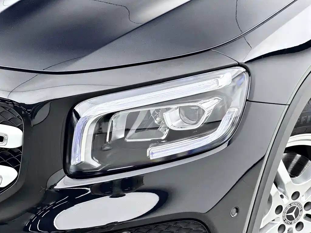 Mercedes-Benz GLB — миниатюра 13