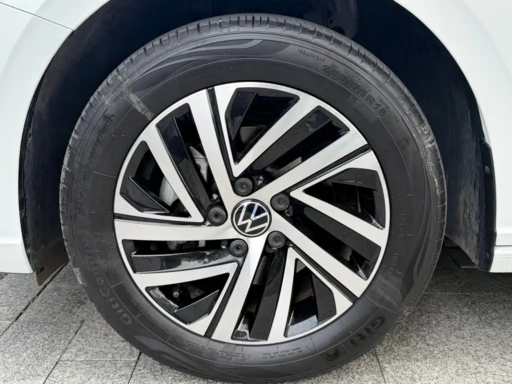 Volkswagen Lavida — миниатюра 11