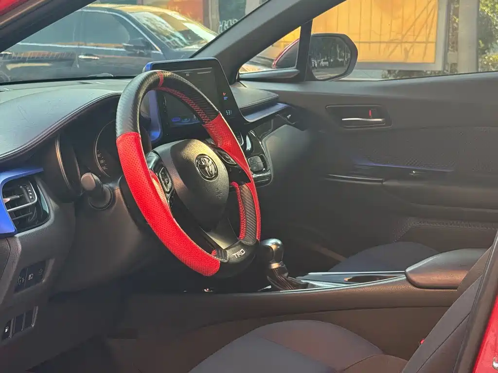 Toyota C-HR — миниатюра 3