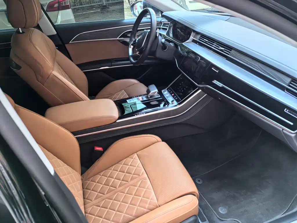 Audi A8 — миниатюра 5
