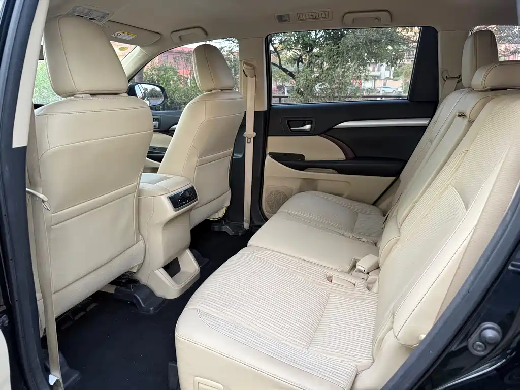 Toyota Highlander — миниатюра 6
