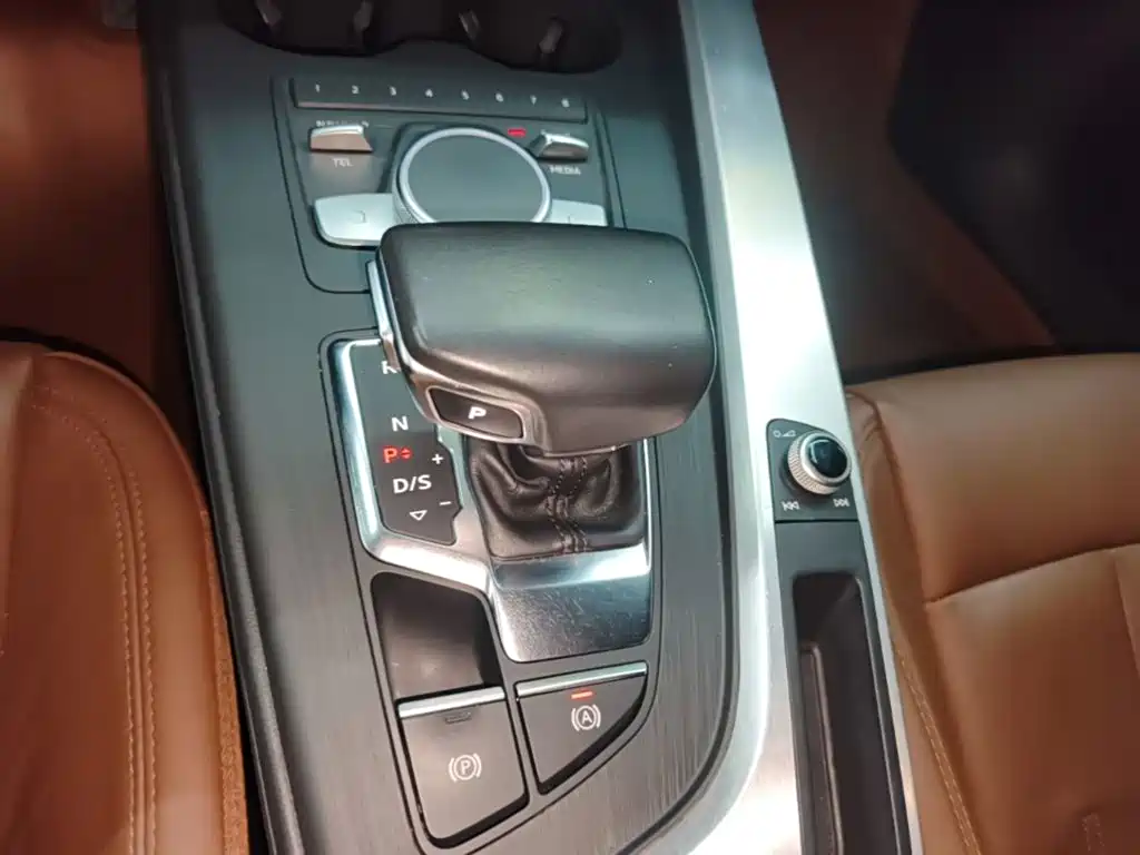 Audi A4L — миниатюра 14