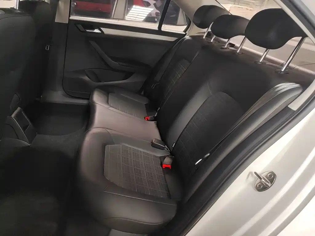 Volkswagen Jetta — миниатюра 17