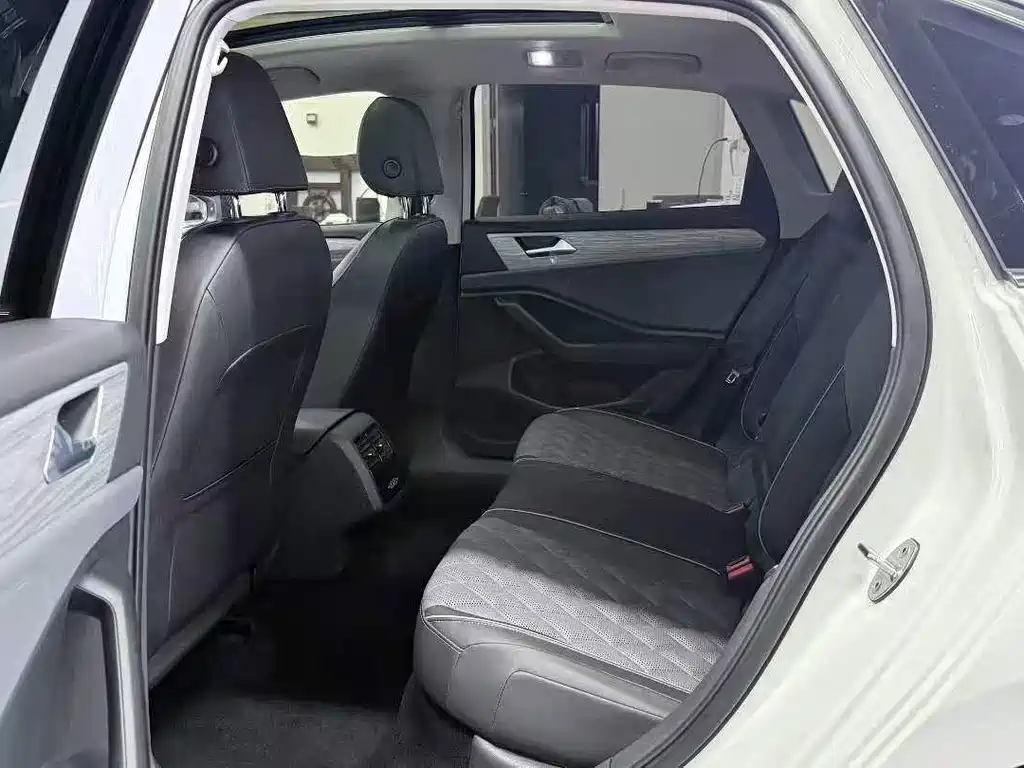 Volkswagen Sagitar — миниатюра 6
