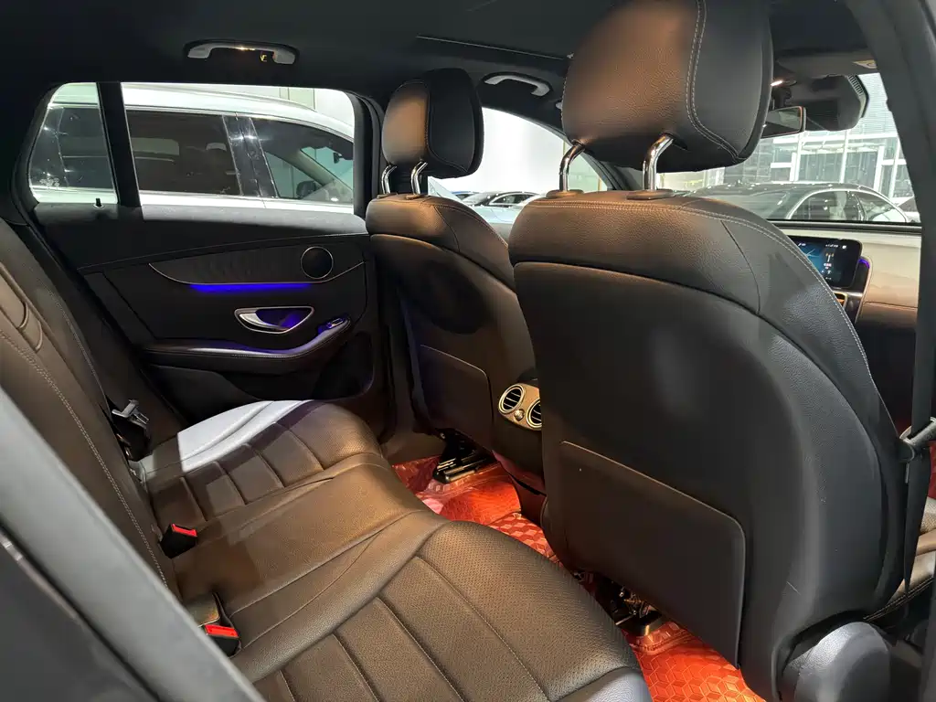Mercedes-Benz EQC — миниатюра 12