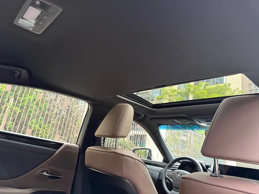 Lexus ES — миниатюра 16