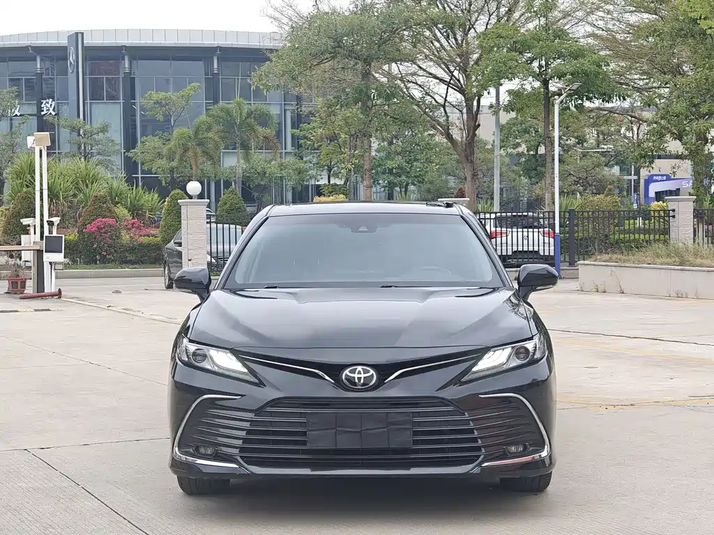 TOYOTA CAMRY