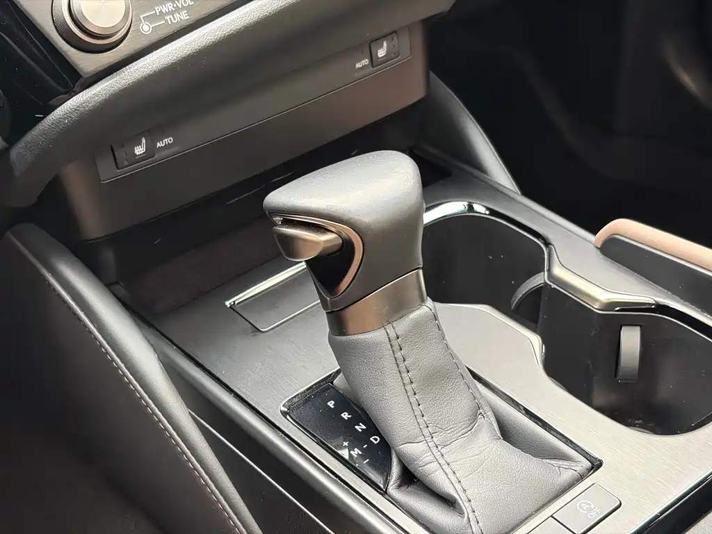 Lexus ES — миниатюра 25