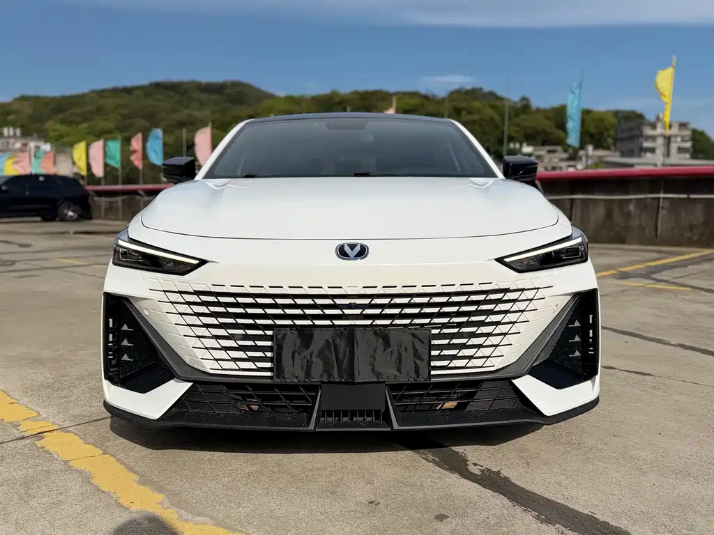 Changan UNI-V 2022 1.5T Luxury