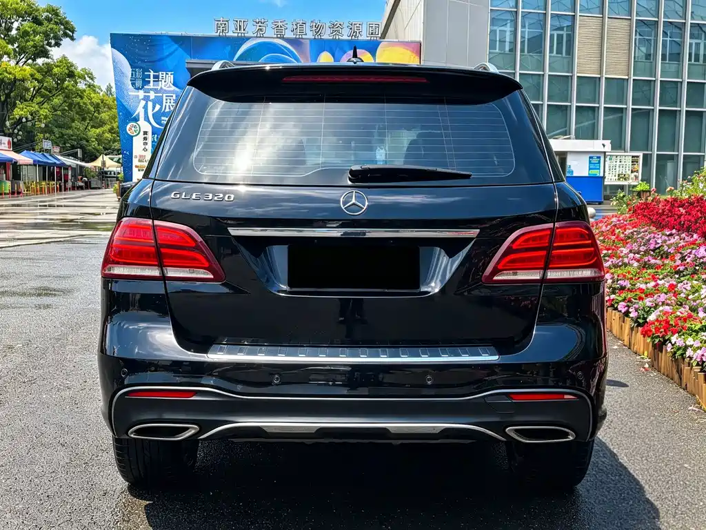 Mercedes-Benz GLE (Import) — миниатюра 14