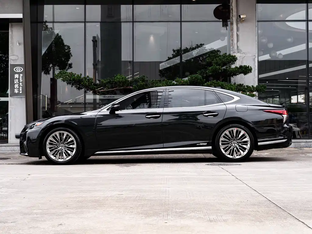 Lexus LS — миниатюра 4