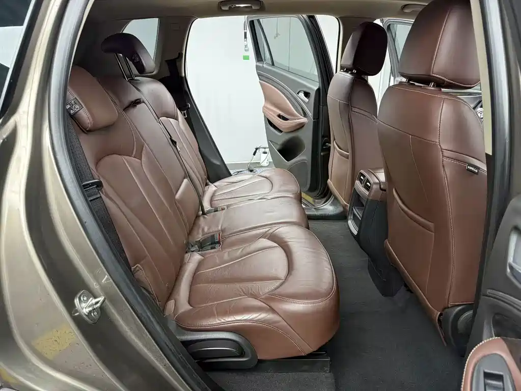 Buick Envision Plus — миниатюра 8