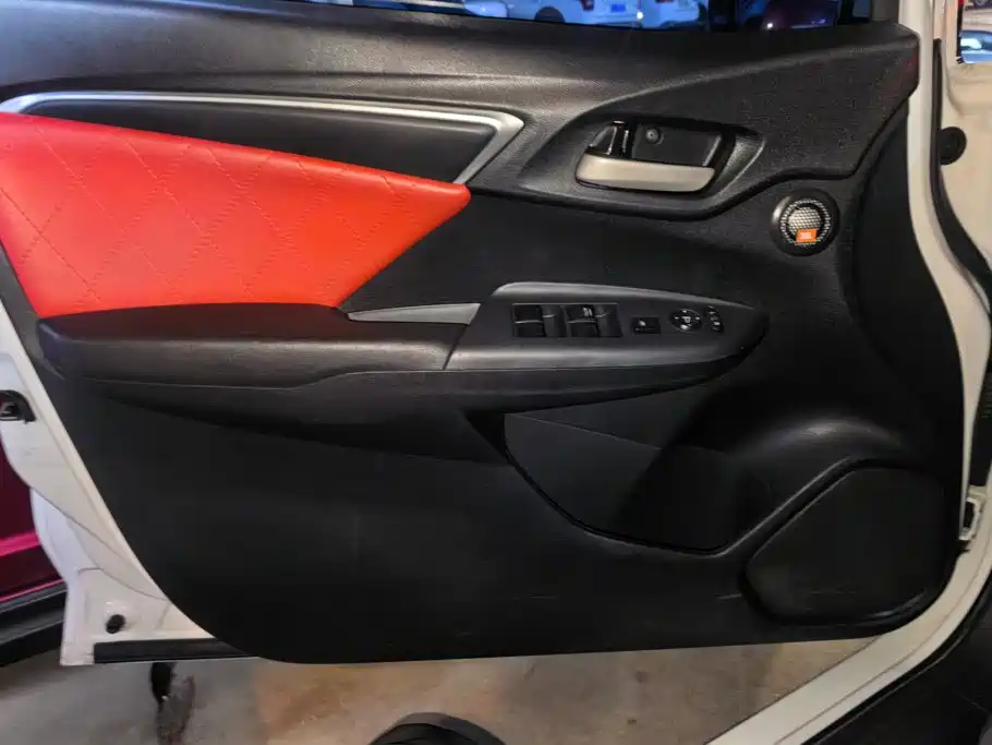 Honda Fit — миниатюра 7